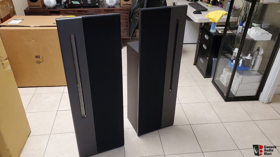 Apogee Centaur Ribbon Hybrid speakers