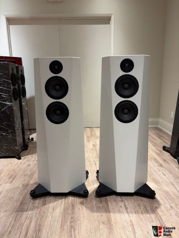 Acora QRC2 Demo Sale! Incredible Value!!! CAD $29950.00