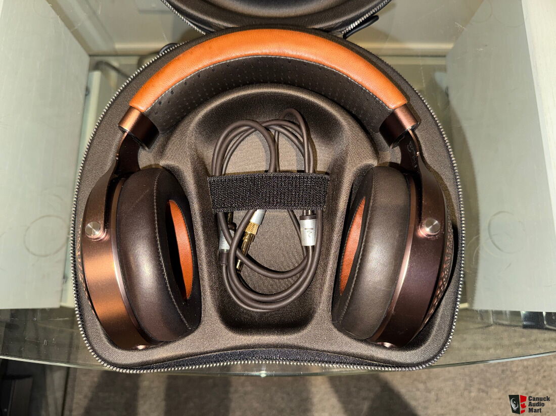 Focal Stellia. Only 5 Hours of Use! $3200CAD