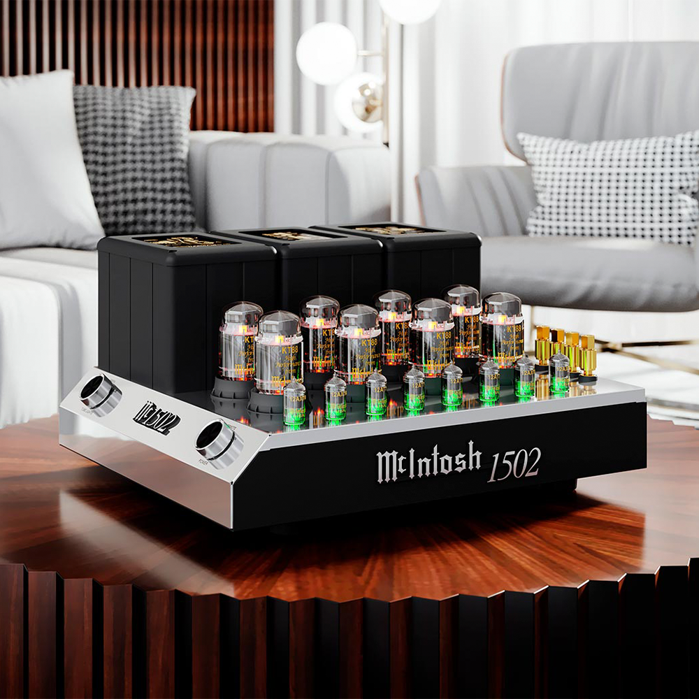 McIntosh MC1502 Tube Power Amplifier lifestyle table display