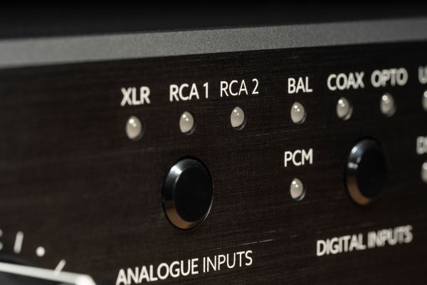 Violectric DHA V590 V2 PRO Headphone Amp/DAC (Call/Email For Availability)