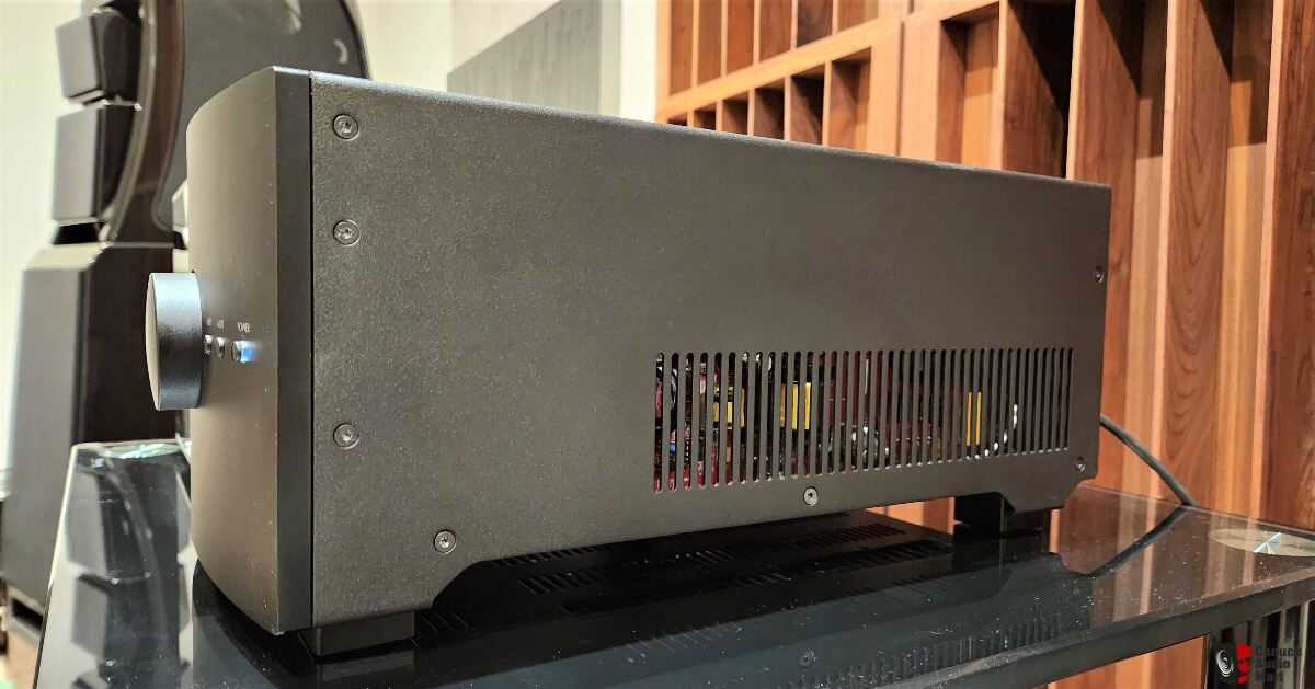 Anthem STR Stereo Receiver (Pre-owned)