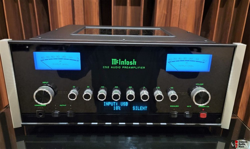 McIntosh C52 Solid State Preamp (Pre-owned)