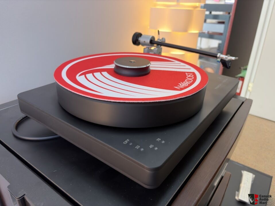 Clearaudio Performance DC Satify Tonearm Ortofon LVB250 cartridge CAD $3500.00