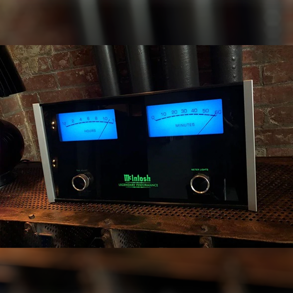 McIntosh MCLK12 Clock (In-Store Purchases Only)