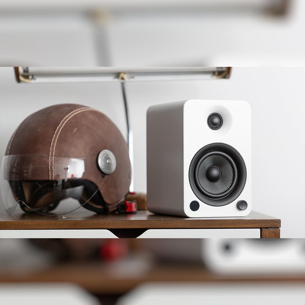 Kanto YU4 Powered Bookshelf Speakers