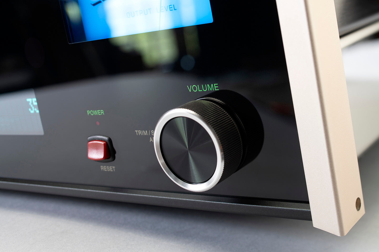 McIntosh CS7500 Streaming Preamplifier (In Store Purchases Only)