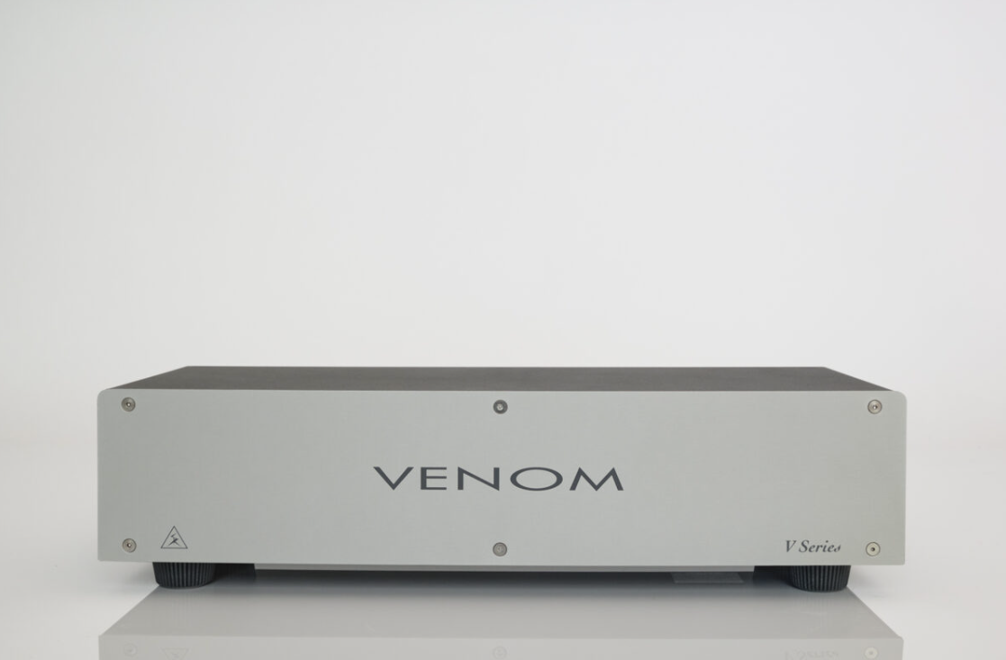 *DEMO*Shunyata Venom V16 Power Distributor with matching 1.75m Venom V10 XC power cable