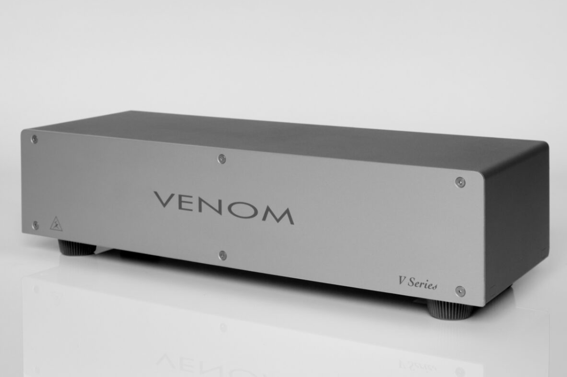 *DEMO*Shunyata Venom V16 Power Distributor with matching 1.75m Venom V10 XC power cable