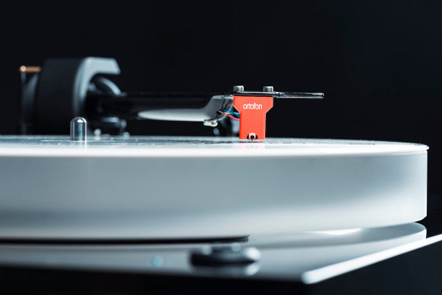 Pro-Ject X2-B Turntable (Quintet Red)