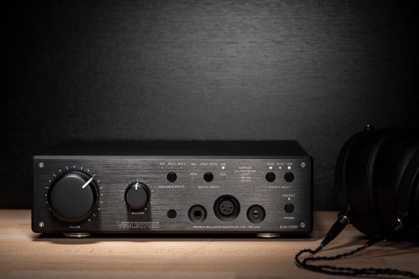 Violectric DHA V590 V2 PRO Headphone Amp/DAC (Call/Email For Availability)